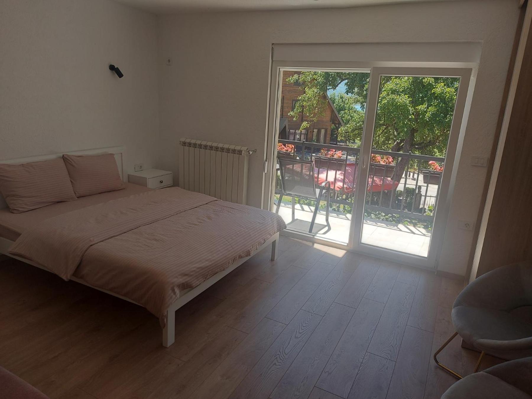 Rooms Lida & Friendly Home Plav Exterior photo